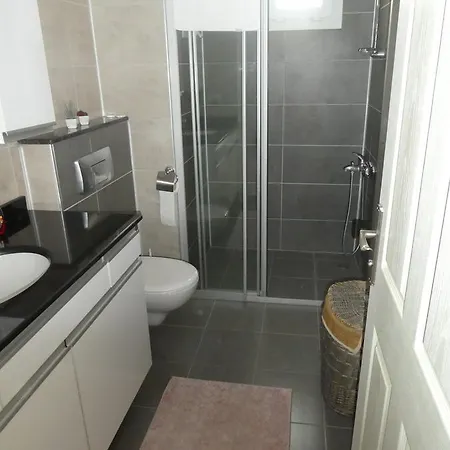 2+1 With Sea View In Elite 4 Apartman *